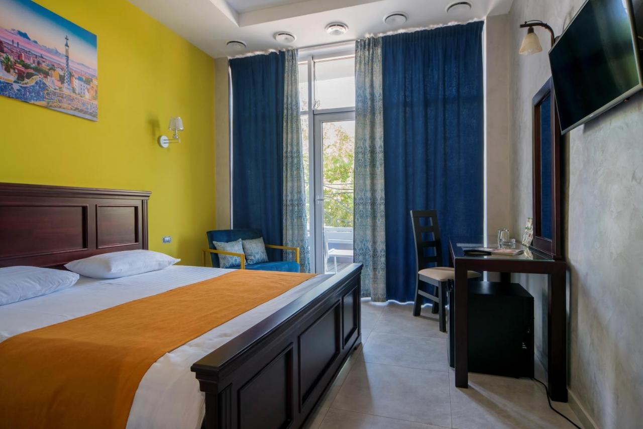 Gaudi Stylish Hotel Odesa Exterior photo